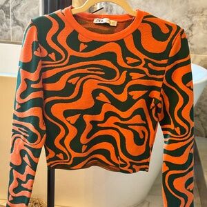 Zara Abstract Green and Orange Artsy Cropped Knit Sweater (L modern fit)